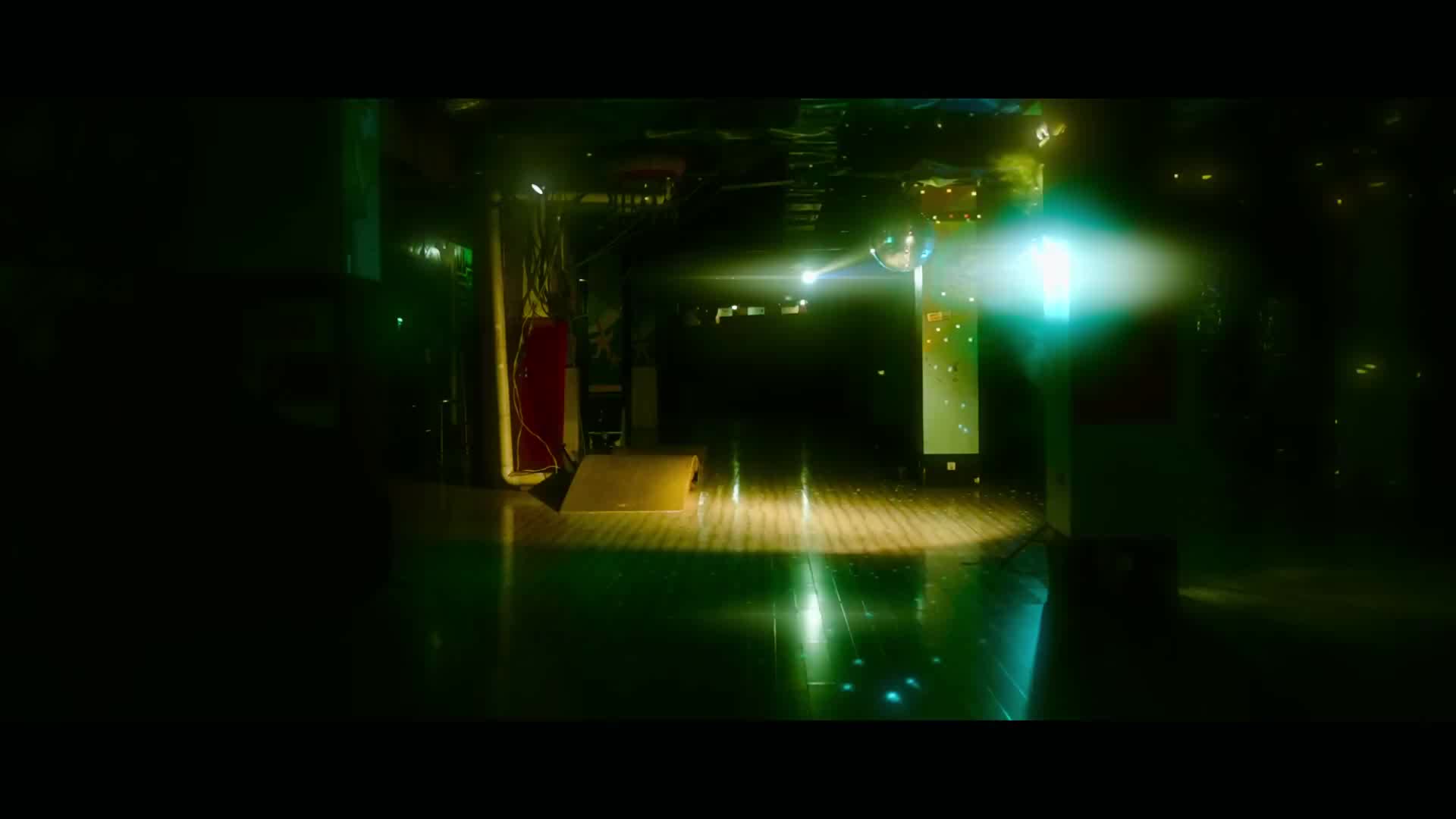 #不务正业 BOBBYNOPEACE - 小哑巴 [Official Music Video]
