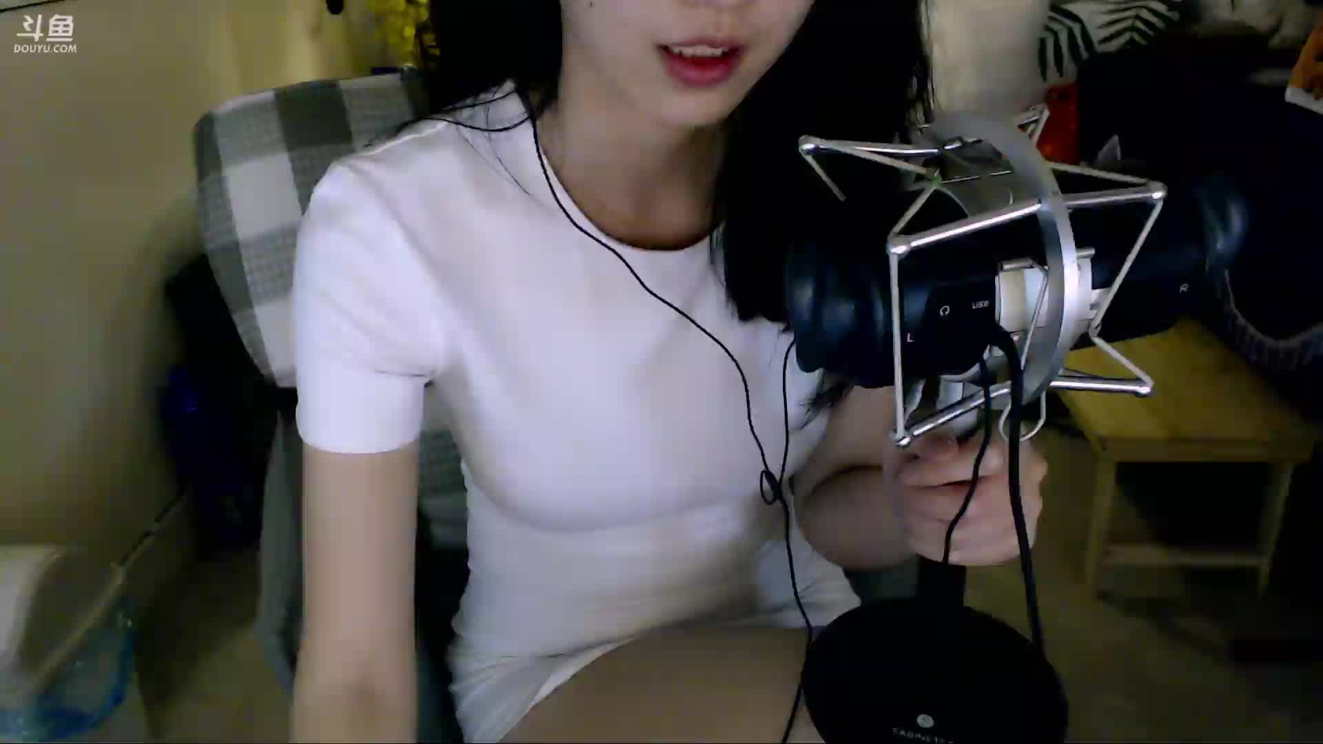 #贝拉 白衣