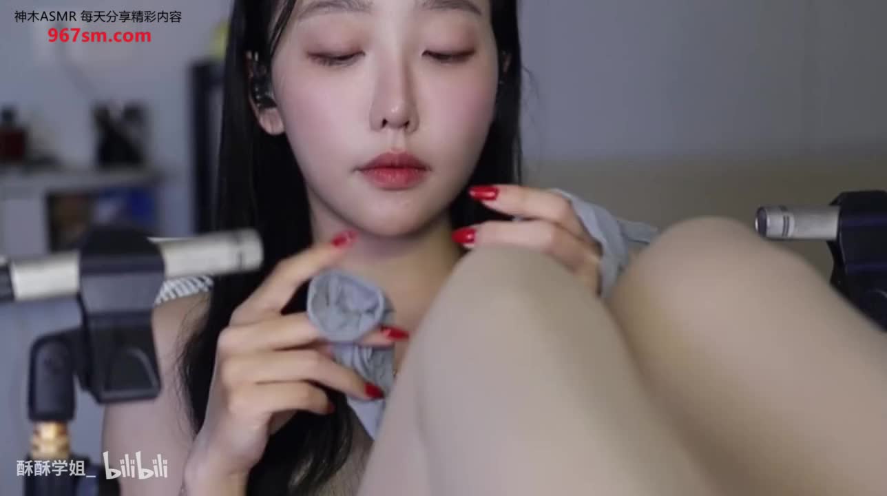 #酥酥学姐 沉浸式丝里丝摩擦按摩 手丝 丝手私脚双麦享受