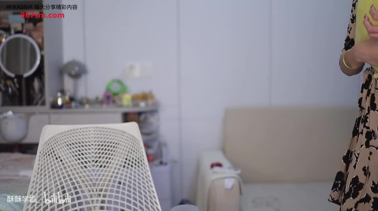 #酥酥学姐 女导员
