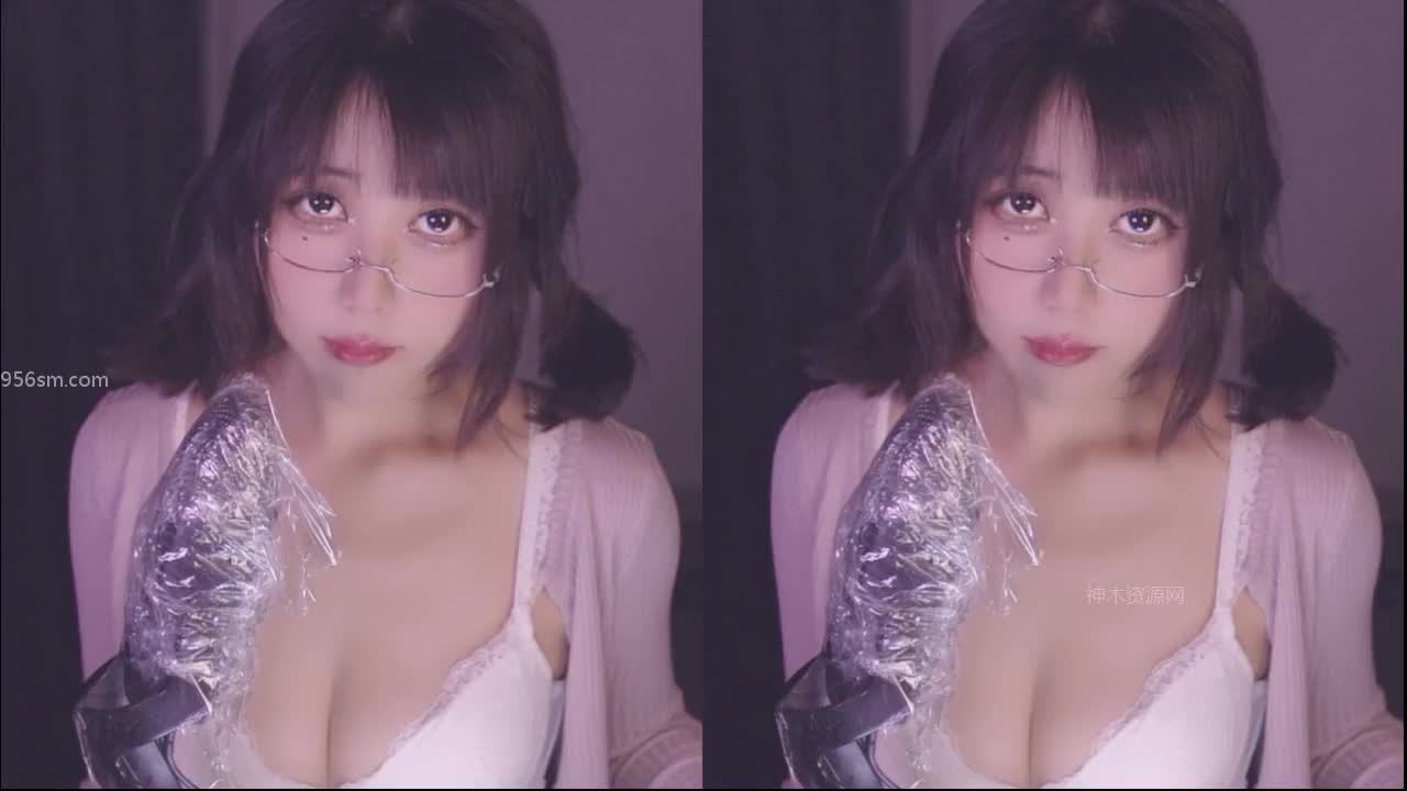 #左颜玉很下饭 双马尾白色上衣